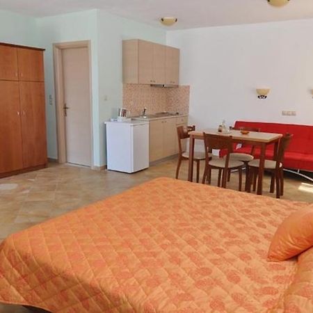 Elia Studios Skala Marion Bilik gambar